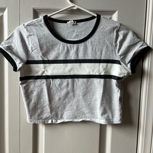 Grey crop top with white and black stripe: - Picture 3 of 7